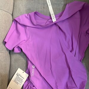lululemon run off the route - short sleeve - purple - size 6 - TAG ATTACHED!